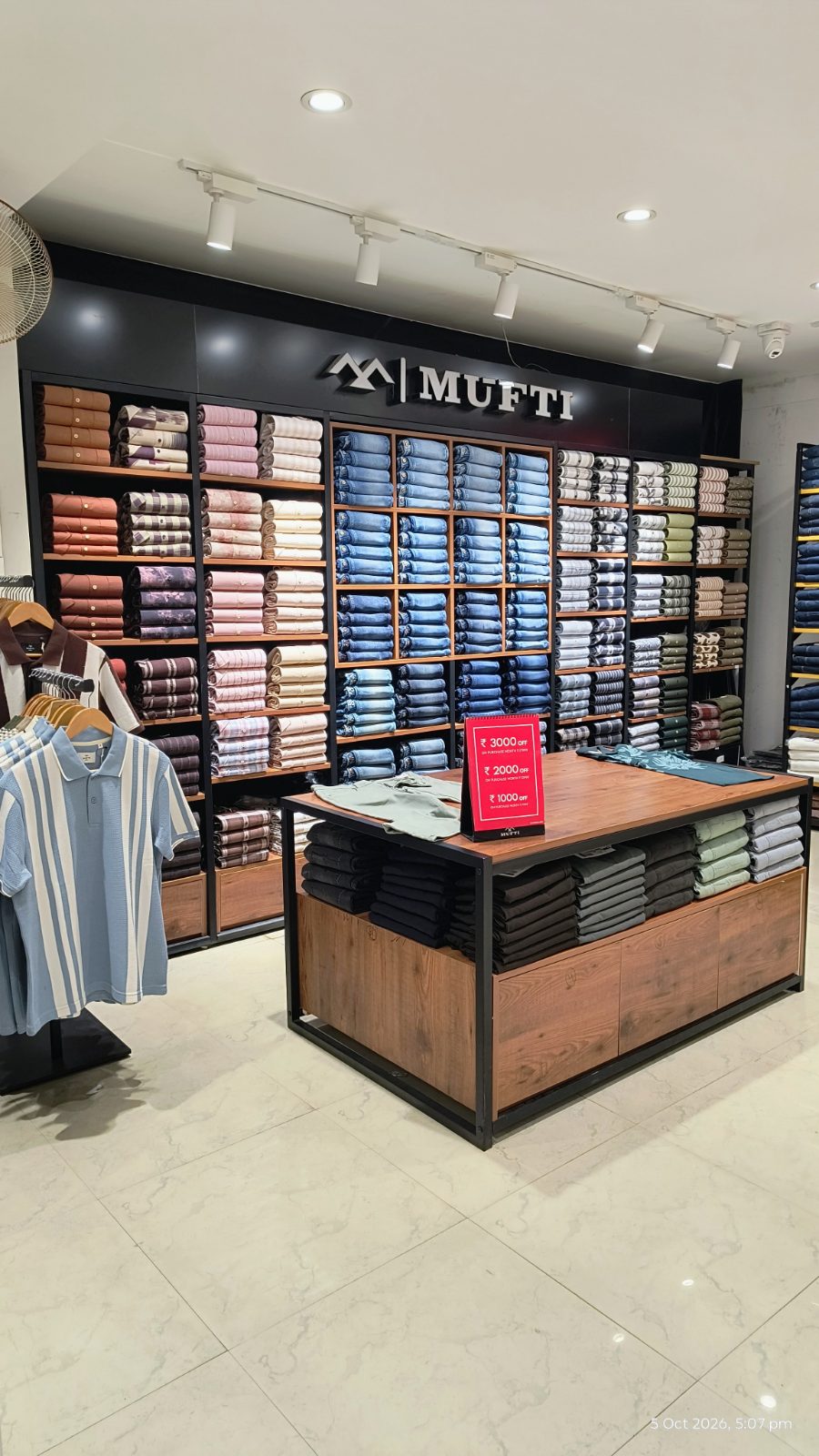 MENZ store display